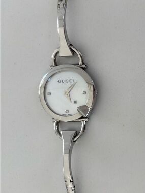 Gucci Women's Silver Bracelet Watch with Mother-of-Pearl Dial with diamonds
